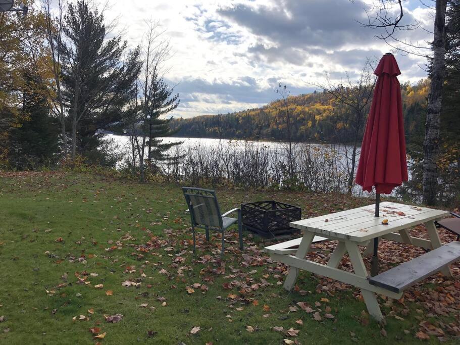 Chalet Au Bord Du St-Maurice La Tuque Luaran gambar