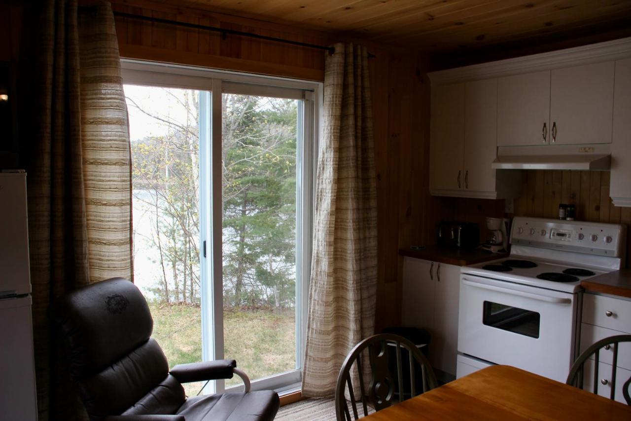 Chalet Au Bord Du St-Maurice La Tuque Luaran gambar